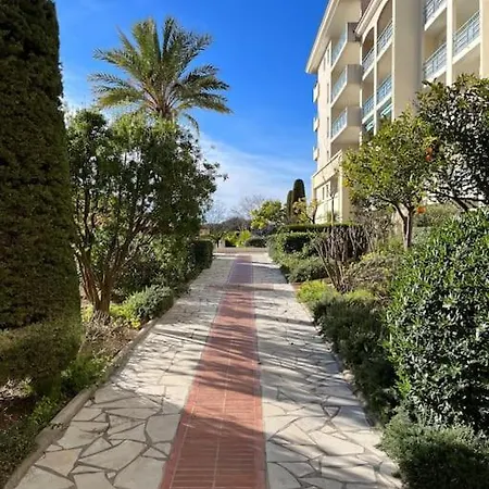 F2 Climatise, Piscine, Parking, A Pied Apartman Antibes