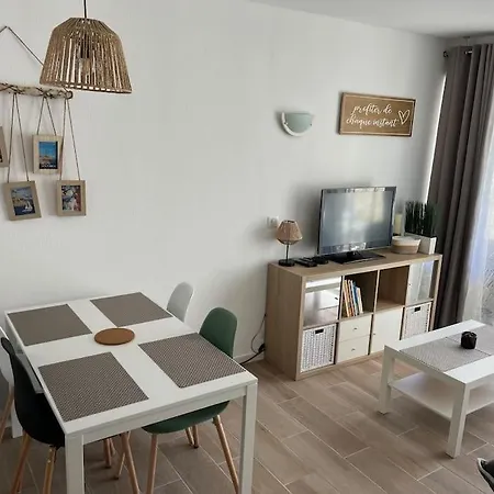 F2 Climatise, Piscine, Parking, A Pied Apartman *