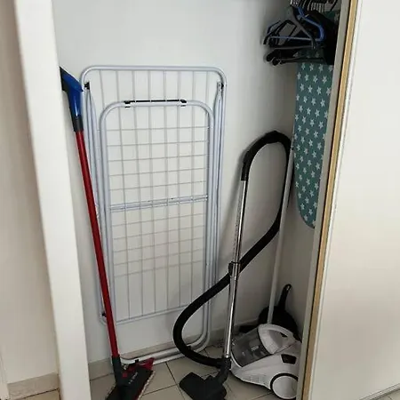 F2 Climatise, Piscine, Parking, A Pied Appartement *