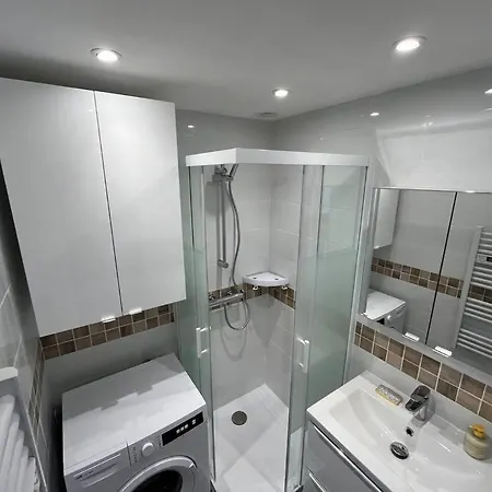 Appartement F2 Climatise, Piscine, Parking, A Pied *