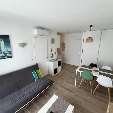 F2 Climatise, Piscine, Parking, A Pied Apartment Antibes