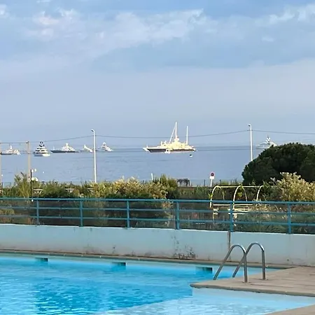 F2 Climatise, Piscine, Parking, A Pied Apartment Antibes
